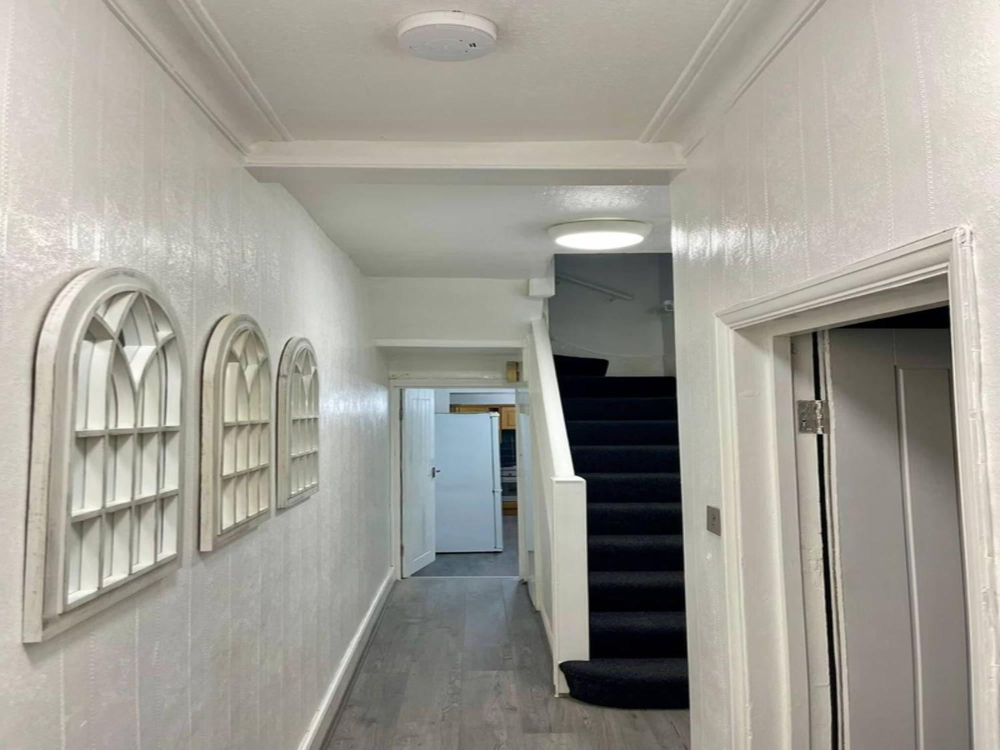 Holiday home Modern 5 Bedroom House - Enfield *