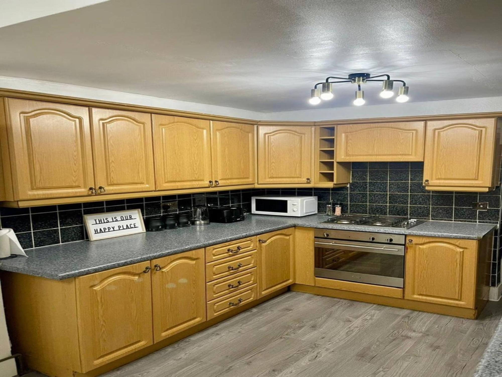 Modern 5 Bedroom House - Enfield Holiday home London