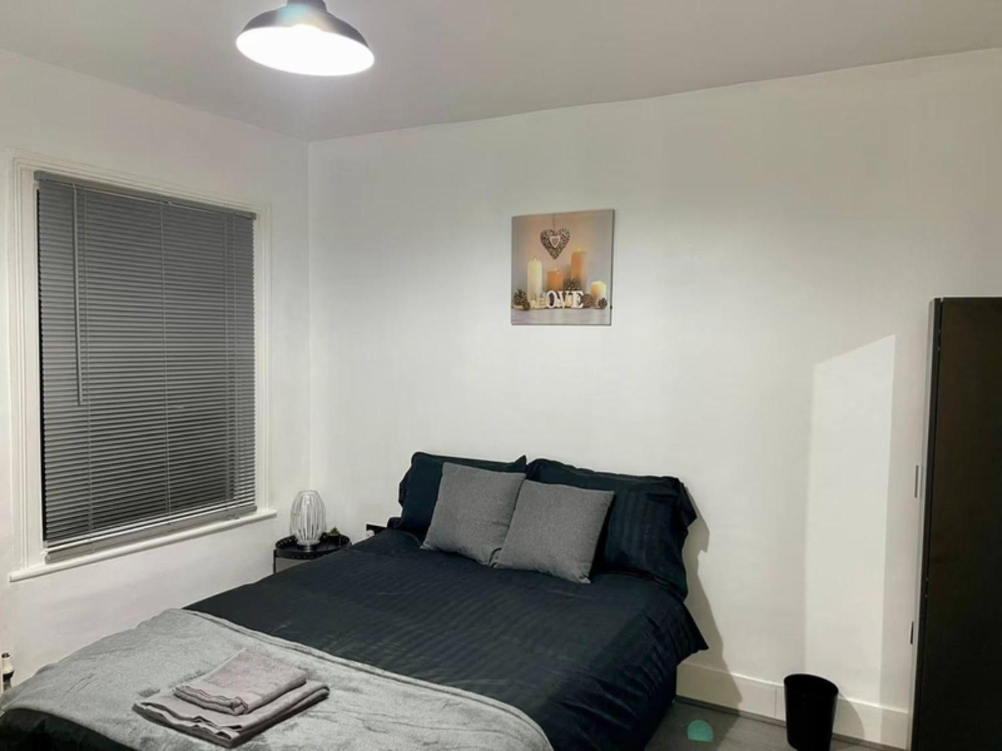 Holiday home Modern 5 Bedroom House - Enfield *