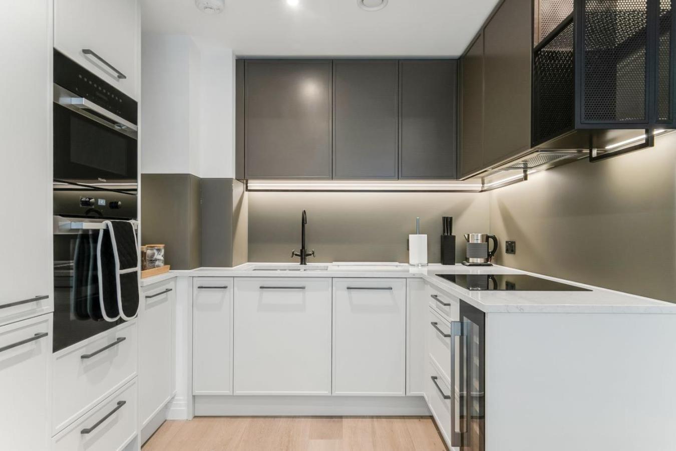 1br Chelsea Retreat With Balcony View London