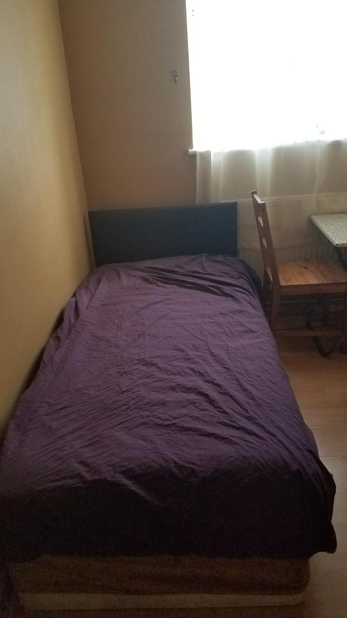 Basic Kapselhotel *