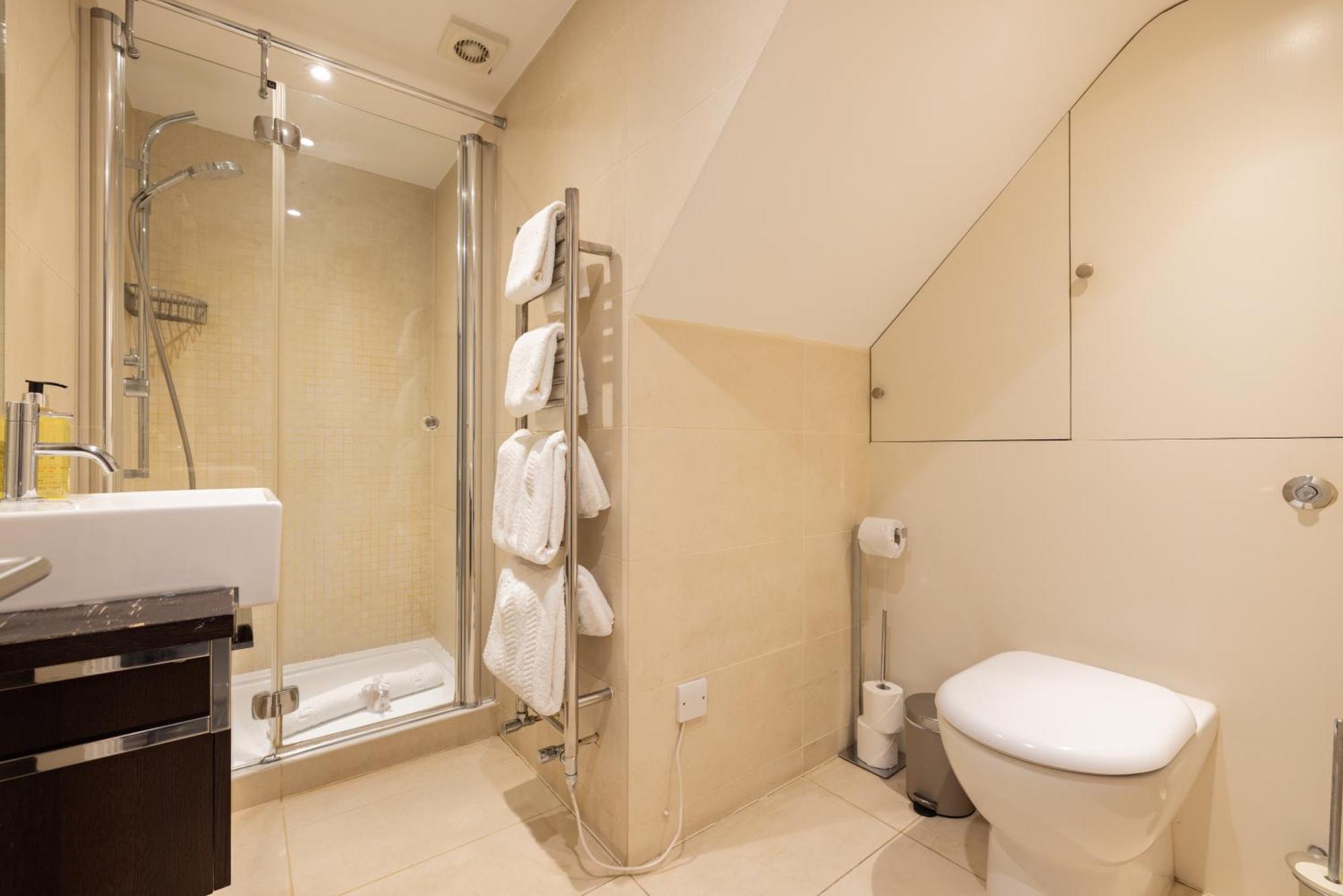 Apartment The Chelsea Nest - Stylish 2bdr With Balcony London