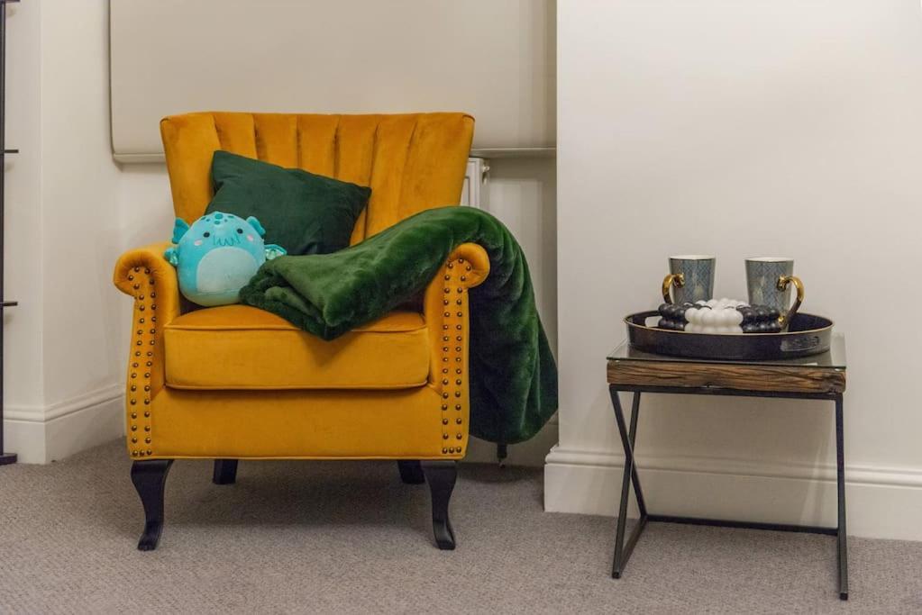 Elegant 1 Bedroom Lower Ground On Harley Street 1h Apartment London