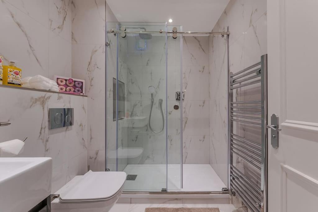 Apartment Elegant 1 Bedroom Lower Ground On Harley Street 1h *