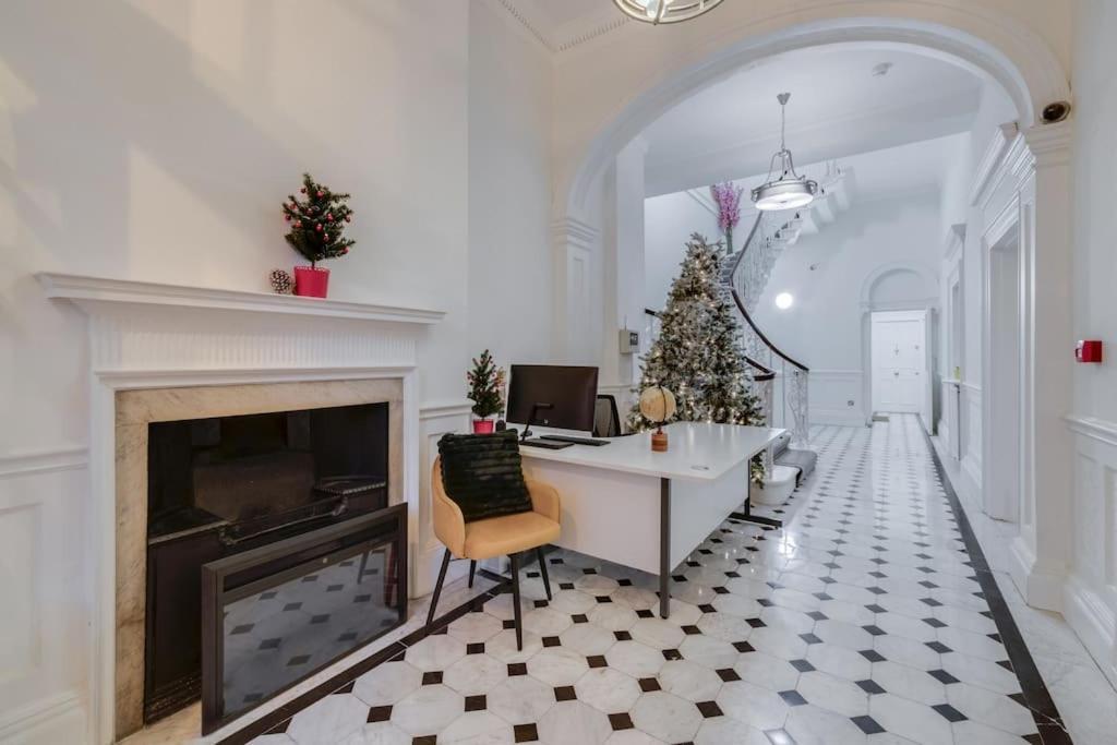 Elegant 1 Bedroom Lower Ground On Harley Street 1h London