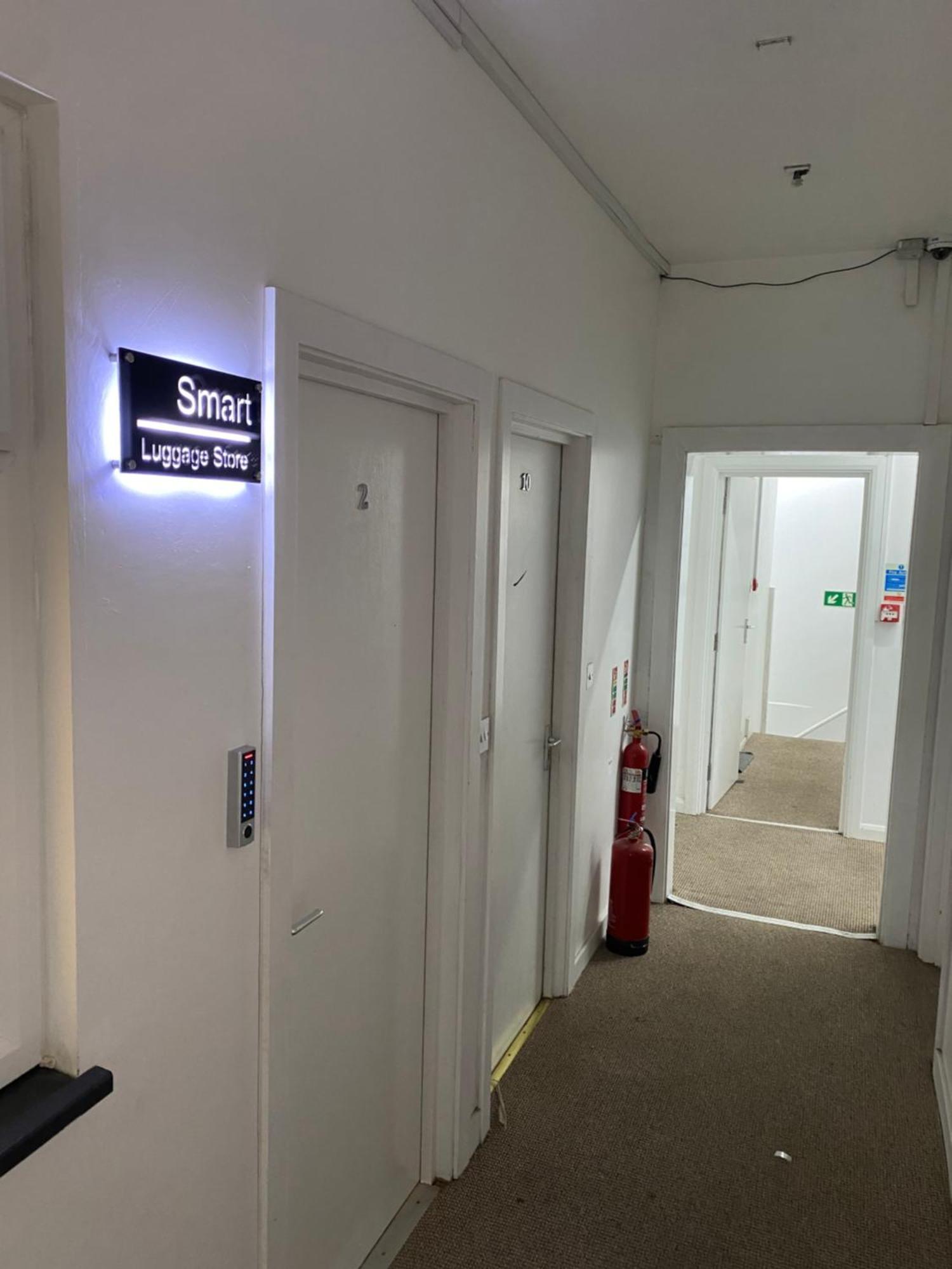 Hostel Smart Luggage Store London