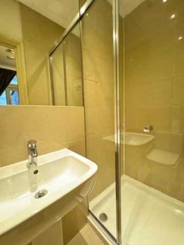 Hotell The Paramount 3*
