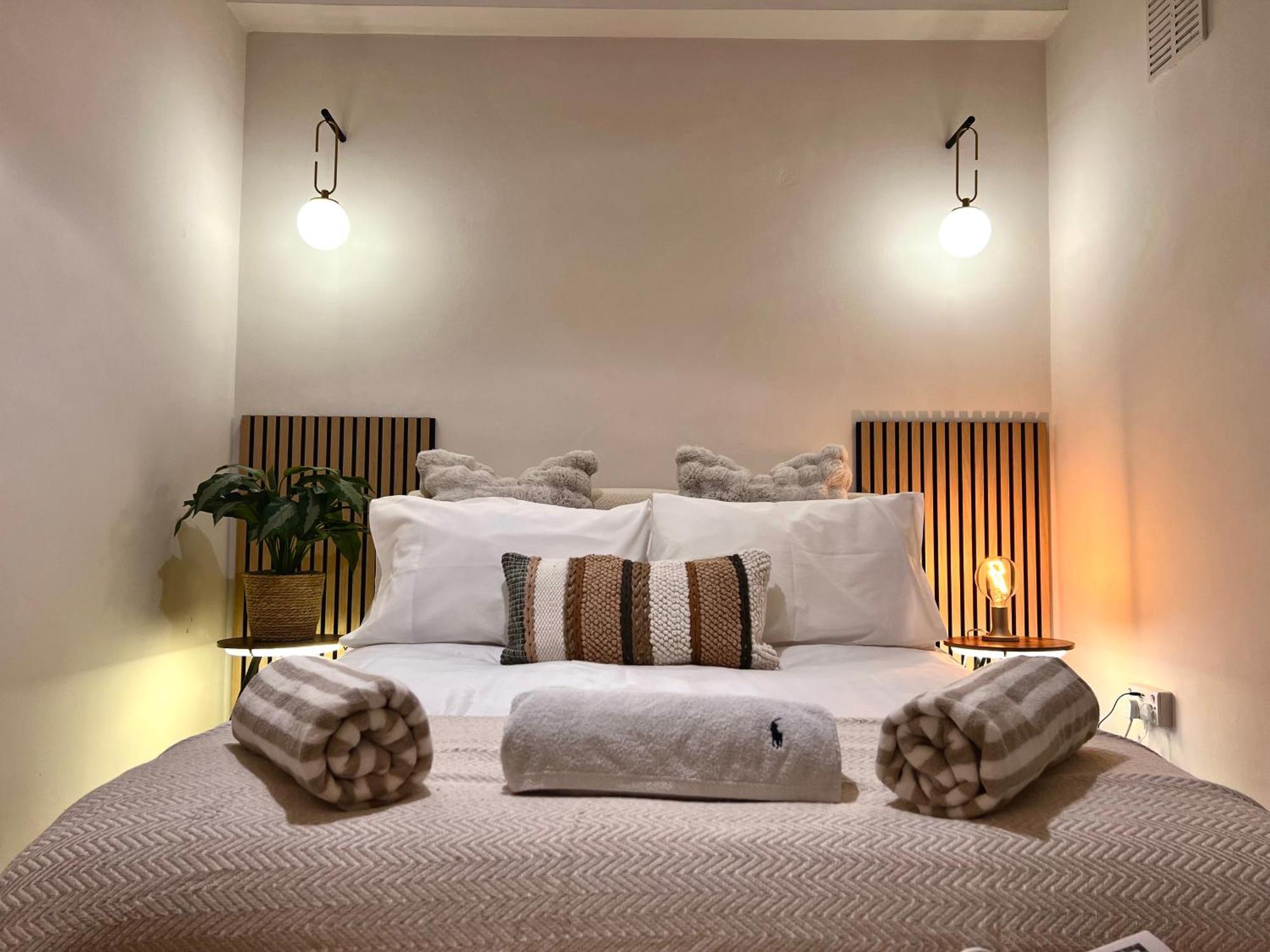 Appartement 3 Minutes To Tower Of Trendy Shoreditch Recently Refurbished 3 Bedrooms Sleeps 8 Londen