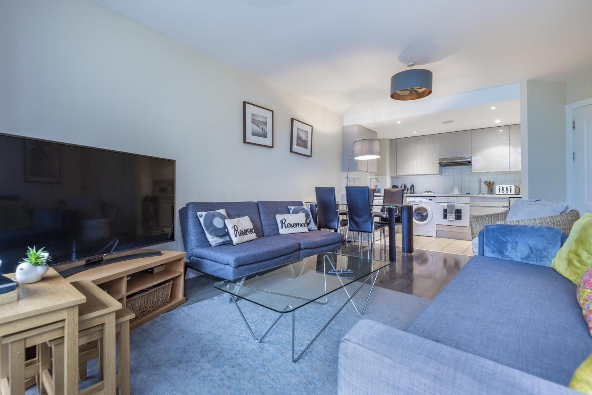 Riverside Apartment *