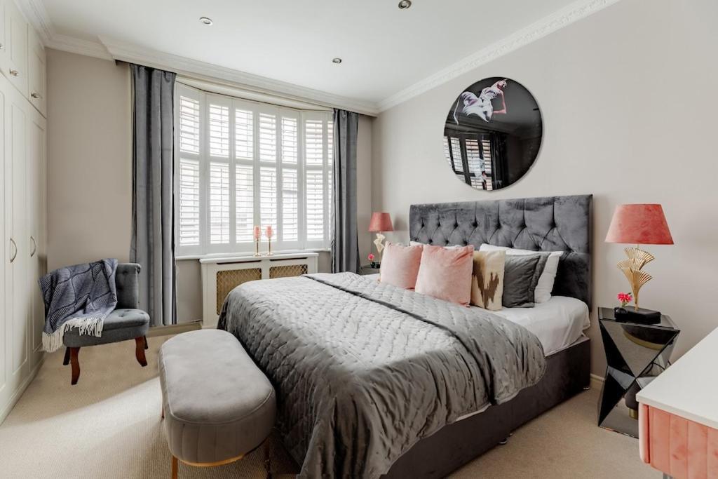 Revamped & Luxxe For Covent Garden Lovers! Adorable For Families & Friends London