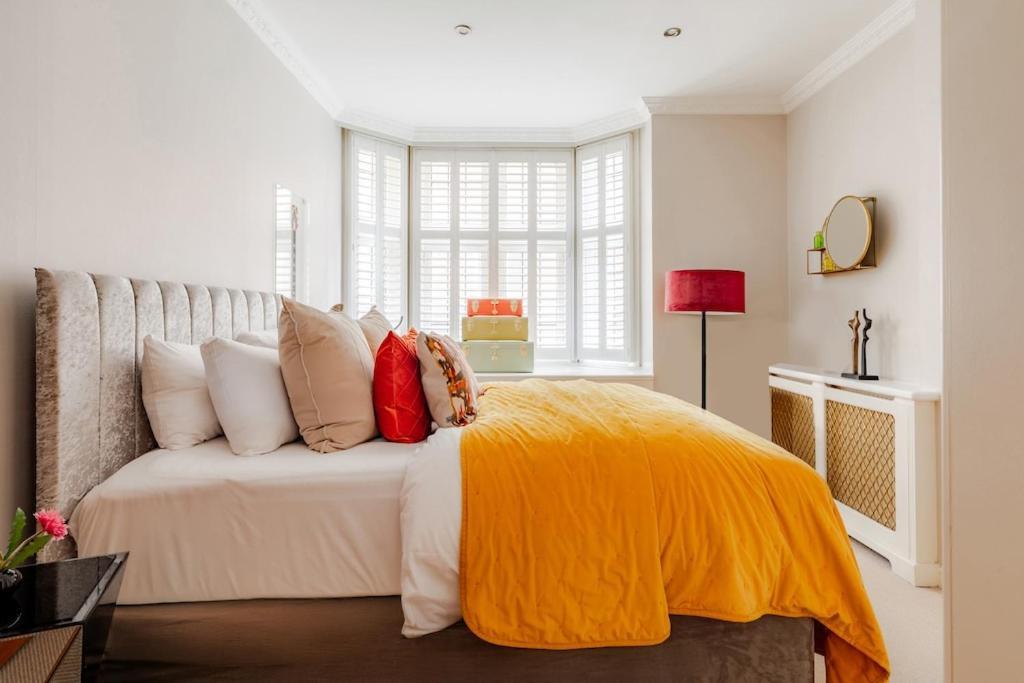 Revamped & Luxxe For Covent Garden Lovers! Adorable For Families & Friends