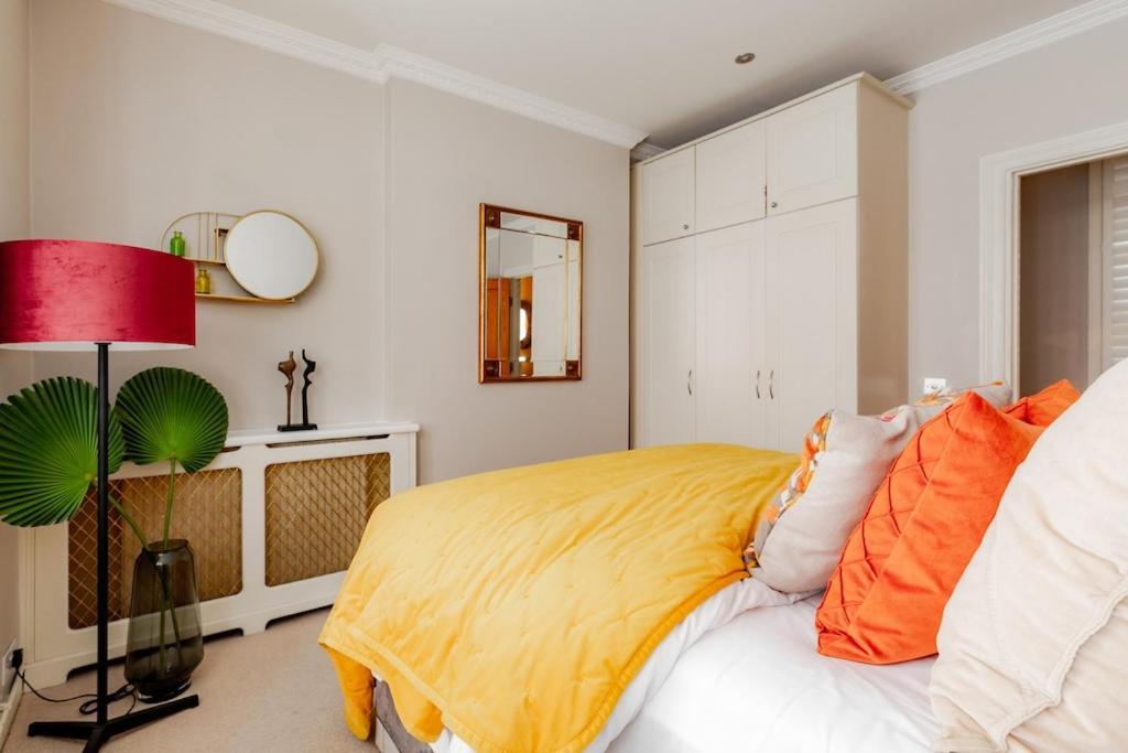 Revamped & Luxxe For Covent Garden Lovers! Adorable For Families & Friends Apartment