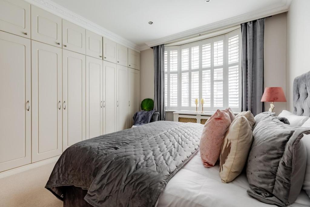 Revamped & Luxxe For Covent Garden Lovers! Adorable For Families & Friends London