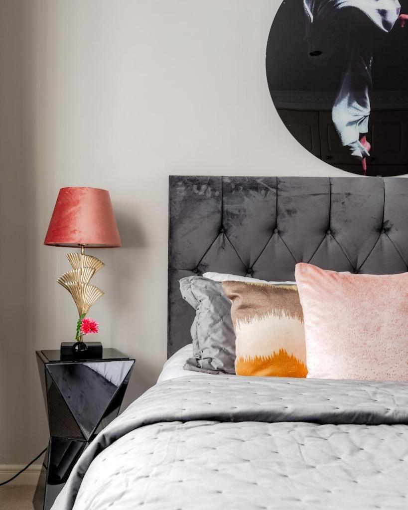 Revamped & Luxxe For Covent Garden Lovers! Adorable For Families & Friends Apartment London