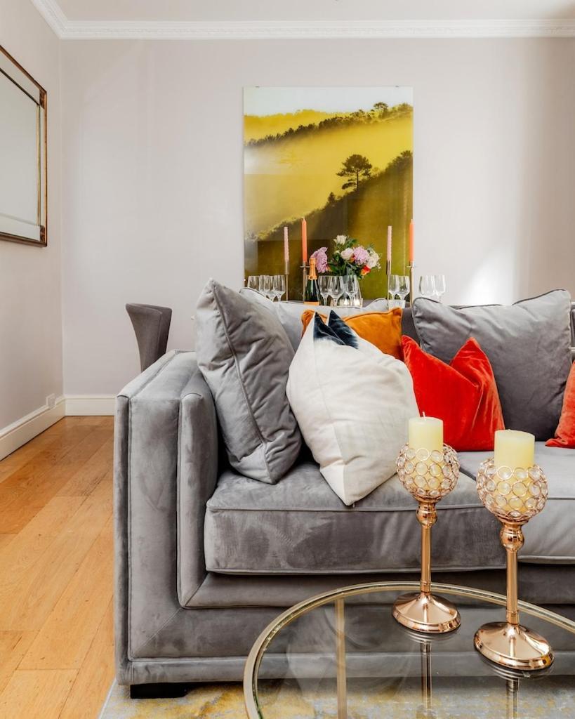 Revamped & Luxxe For Covent Garden Lovers! Adorable For Families & Friends Apartment