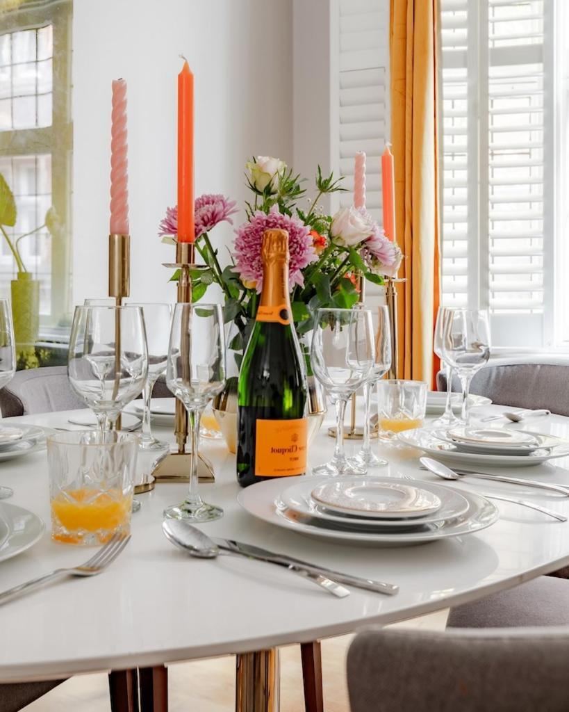 Revamped & Luxxe For Covent Garden Lovers! Adorable For Families & Friends Apartment London