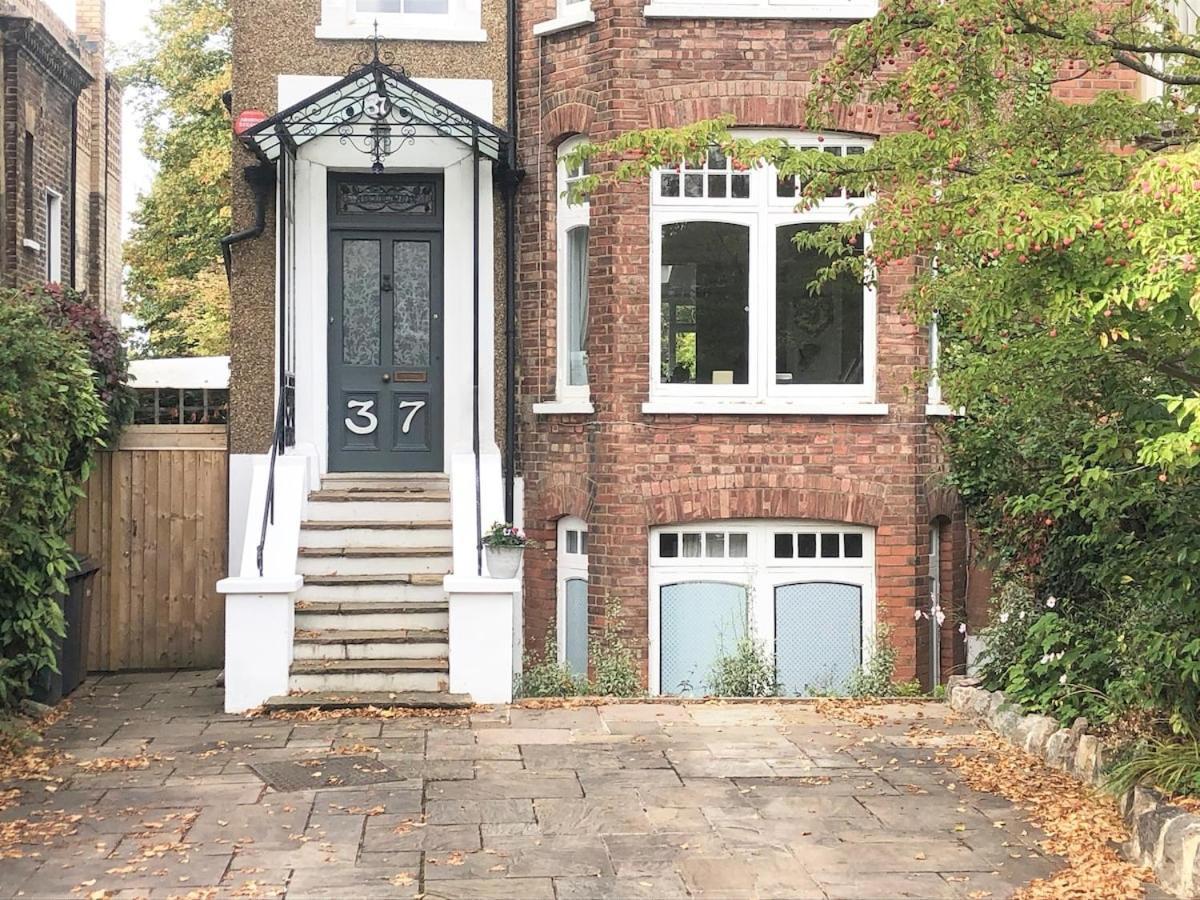 Spacious Comfortable Flat With Free Parking In East Finchley, Muswell Hill & Close To Alexandra Palace Apartment *