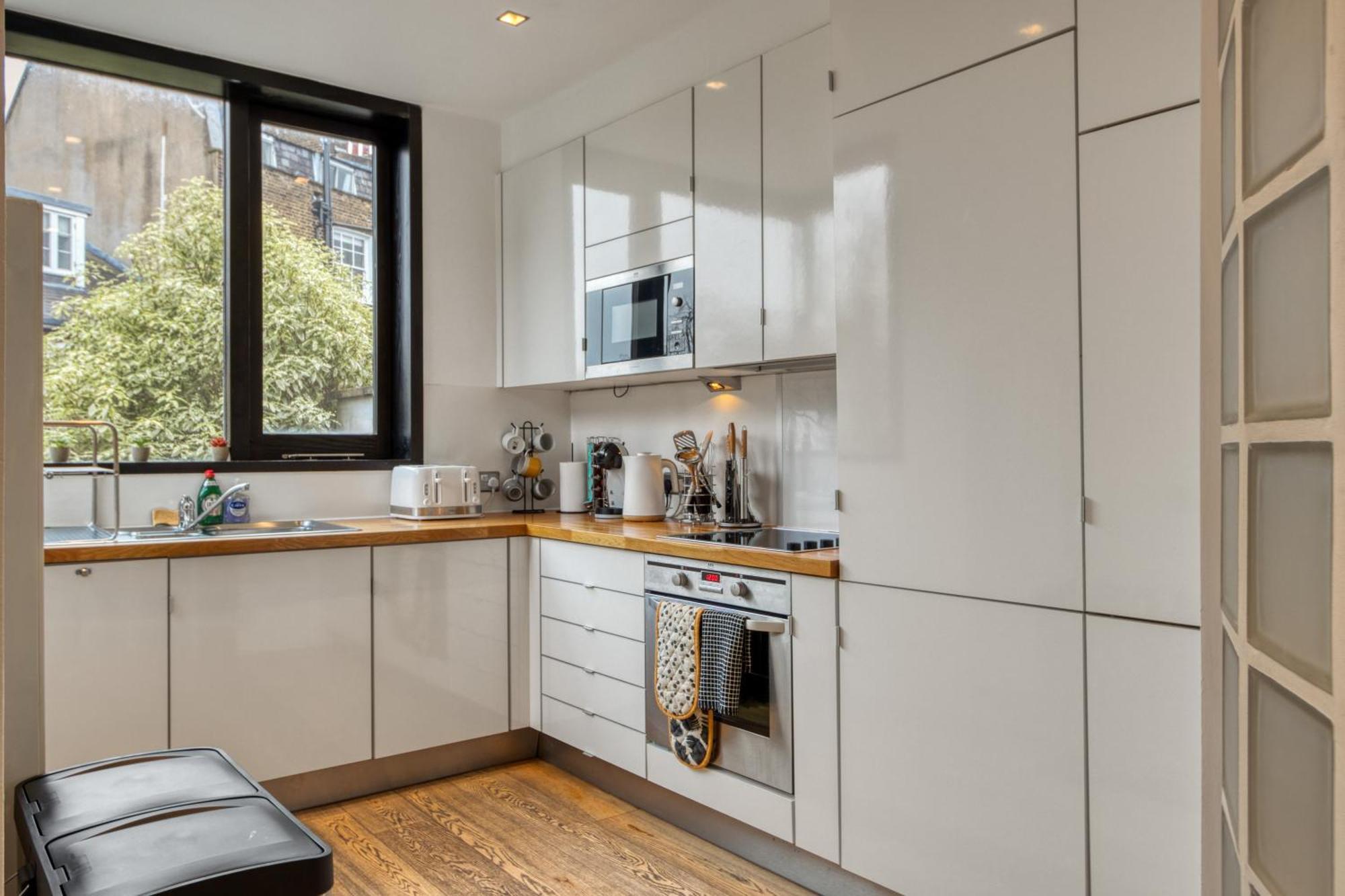 Award Winning 2 Bedroom House, King's Cross Apartment London