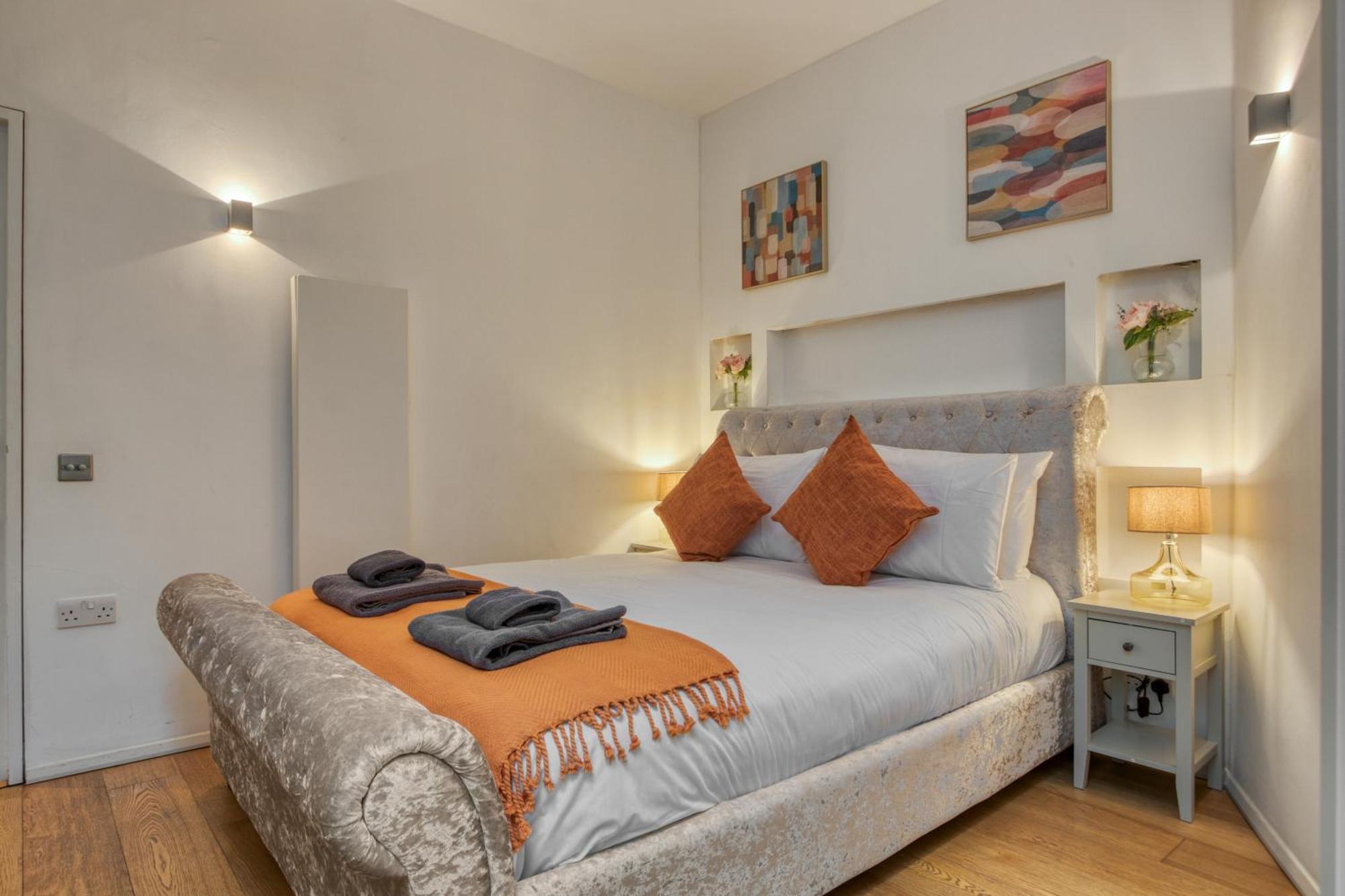 Award Winning 2 Bedroom House, King's Cross Apartment *