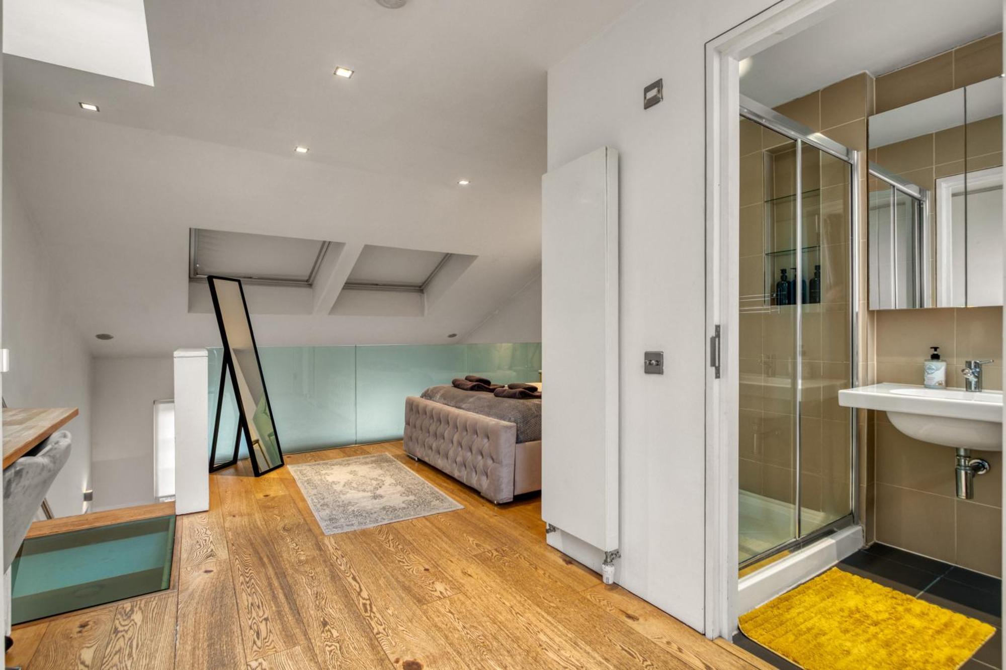 Award Winning 2 Bedroom House, King's Cross * London