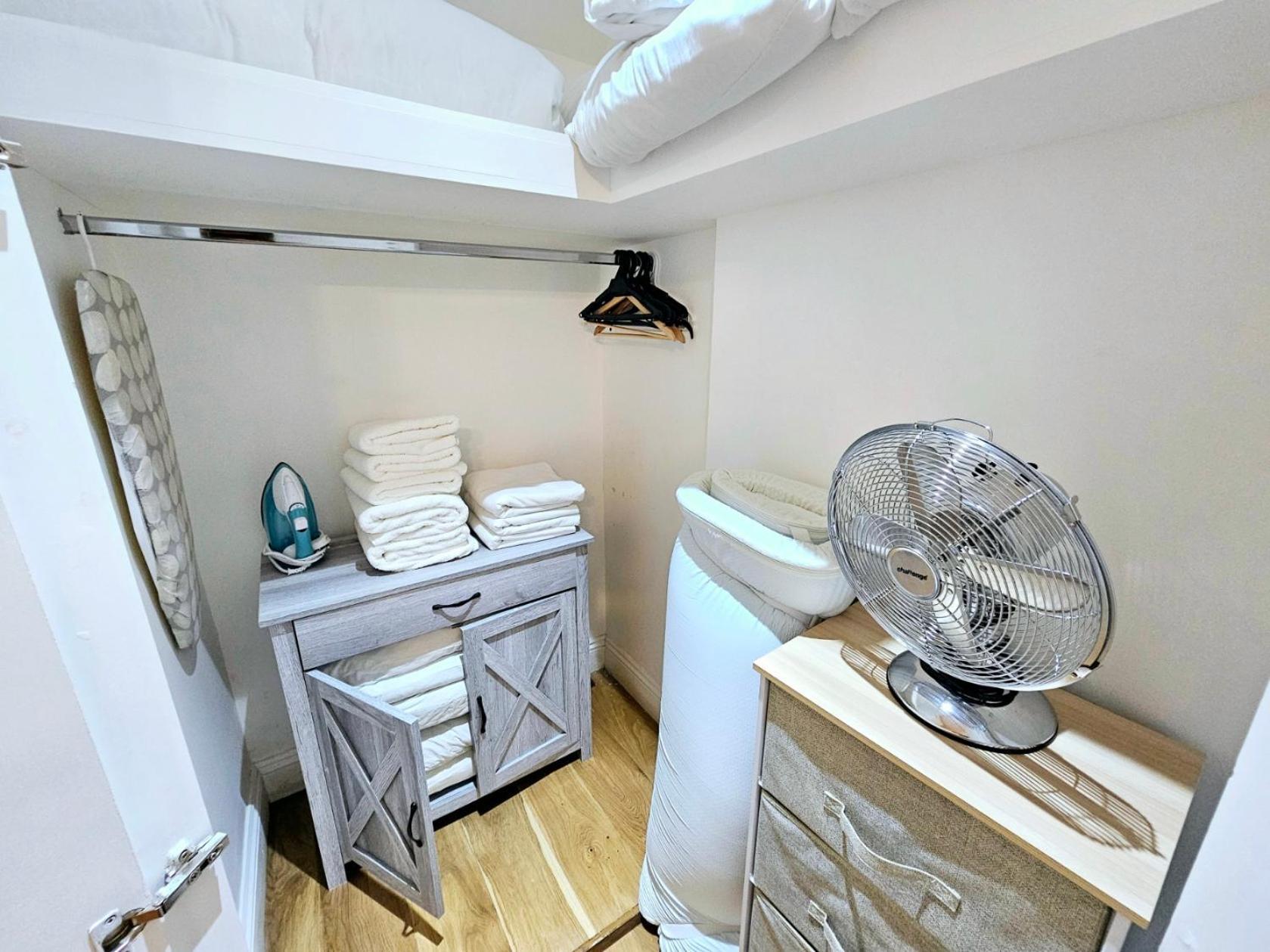Stunning Hyde Park Home, Ground Floor Maisonette, Duplex, Near Tube Metro Stations * London
