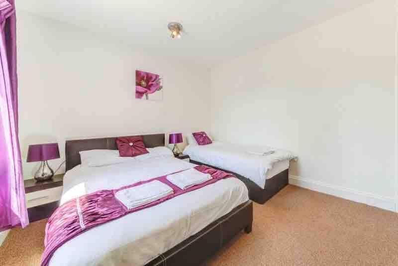 Apartment 2 Bed - Westfield - London