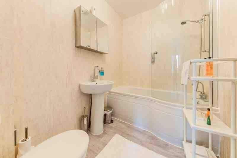 2 Bed - Westfield - *