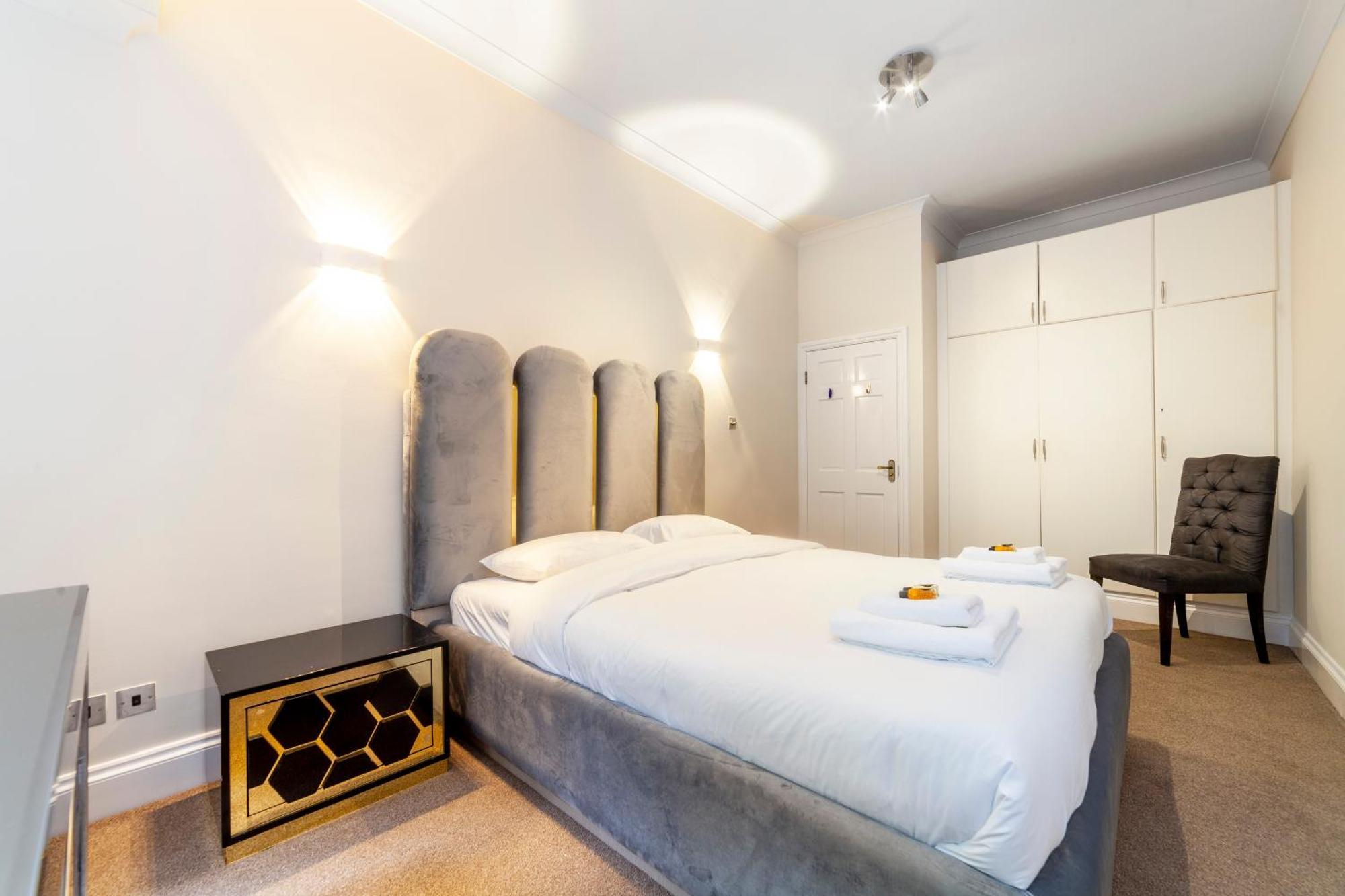 Captivating 3br Flat, 5 Min To Hyde Park Appartement Londen