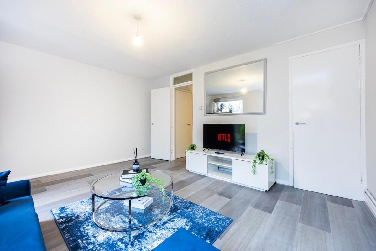 The Blue Hideaway - Spacious Battersea House With Private Garden * Londres
