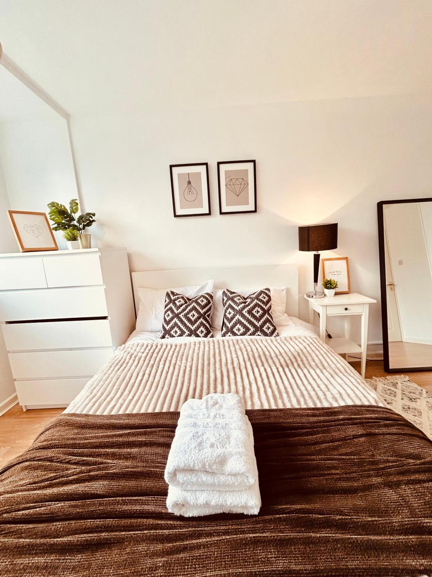 Spacious House, Cosy, Notting Hill, Garden Holiday home London