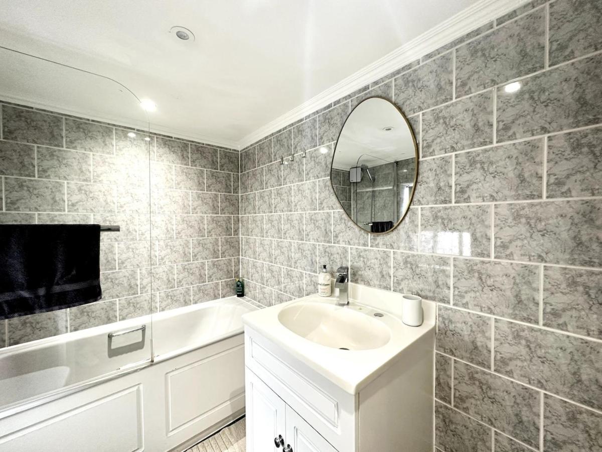 Serene Place In Centre Apartment London