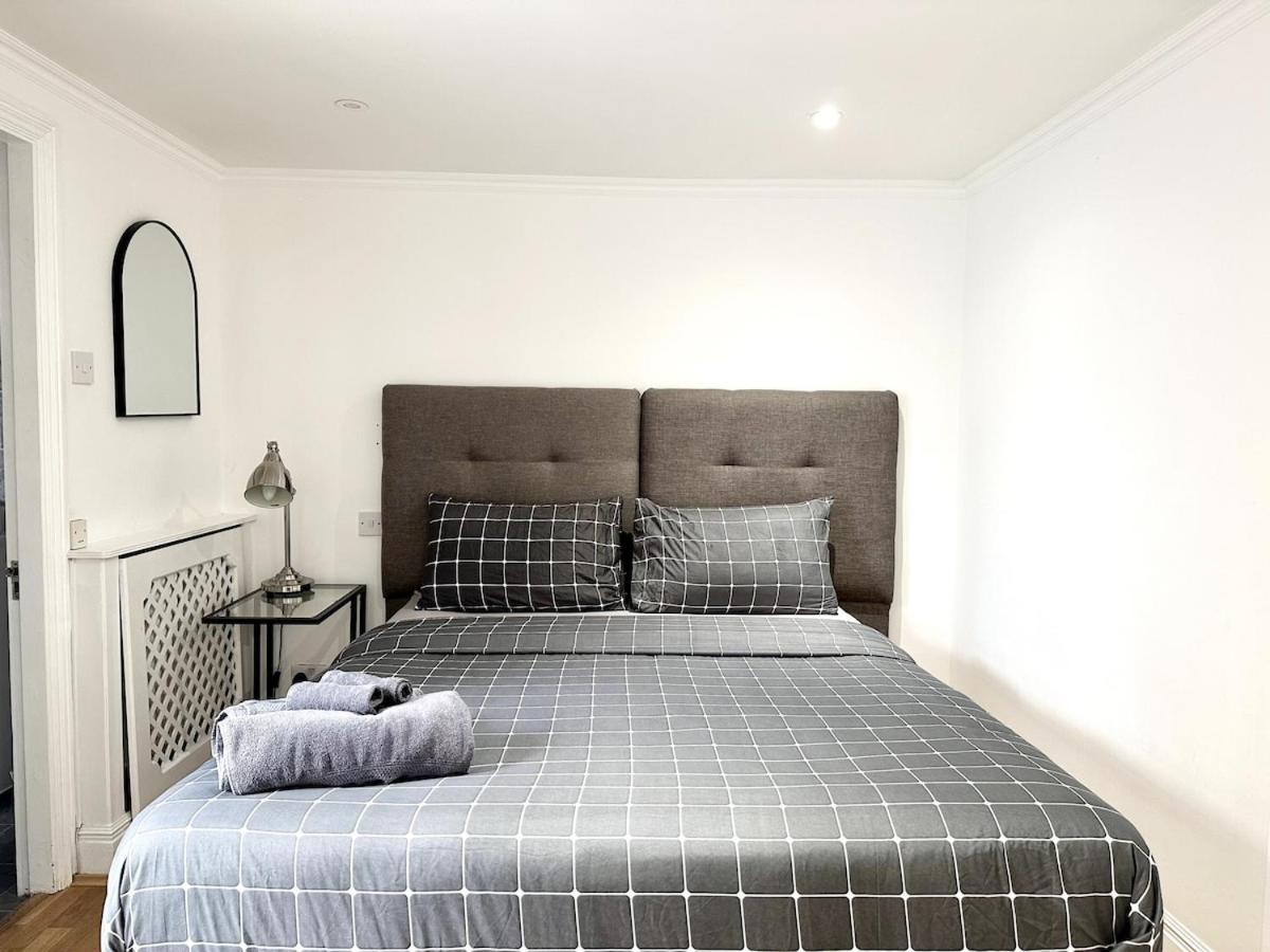 Serene Place In Centre * London