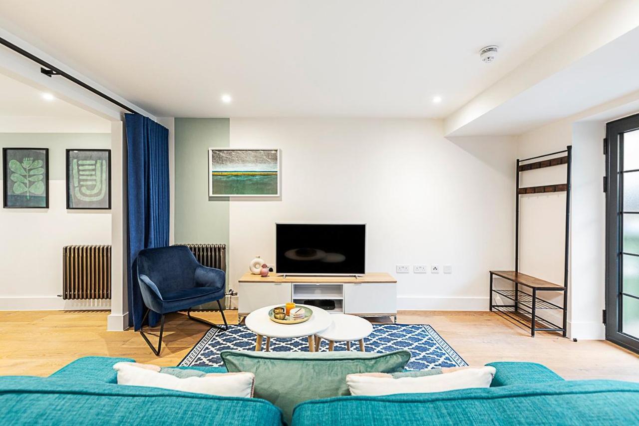 Cosy And Stylish In The Heart Of Greenwich Apartment