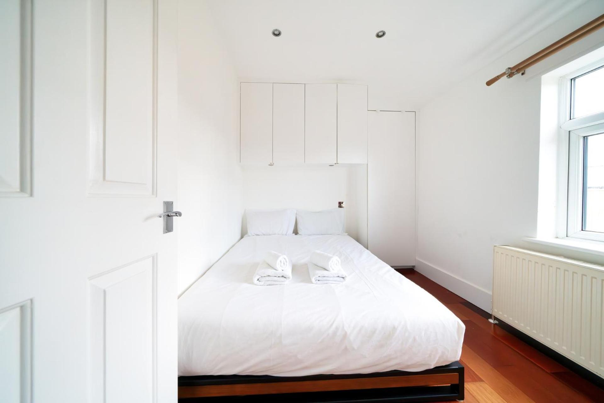 Cozy 1-bedroom Flat In Prime Location *