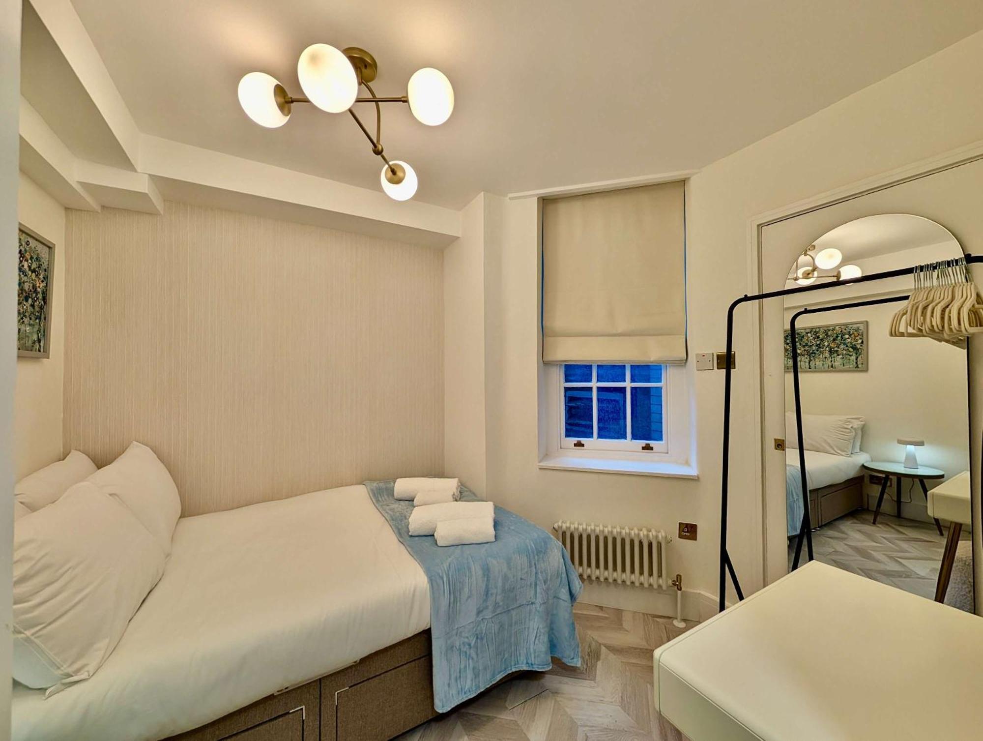 Stunning Flat In *