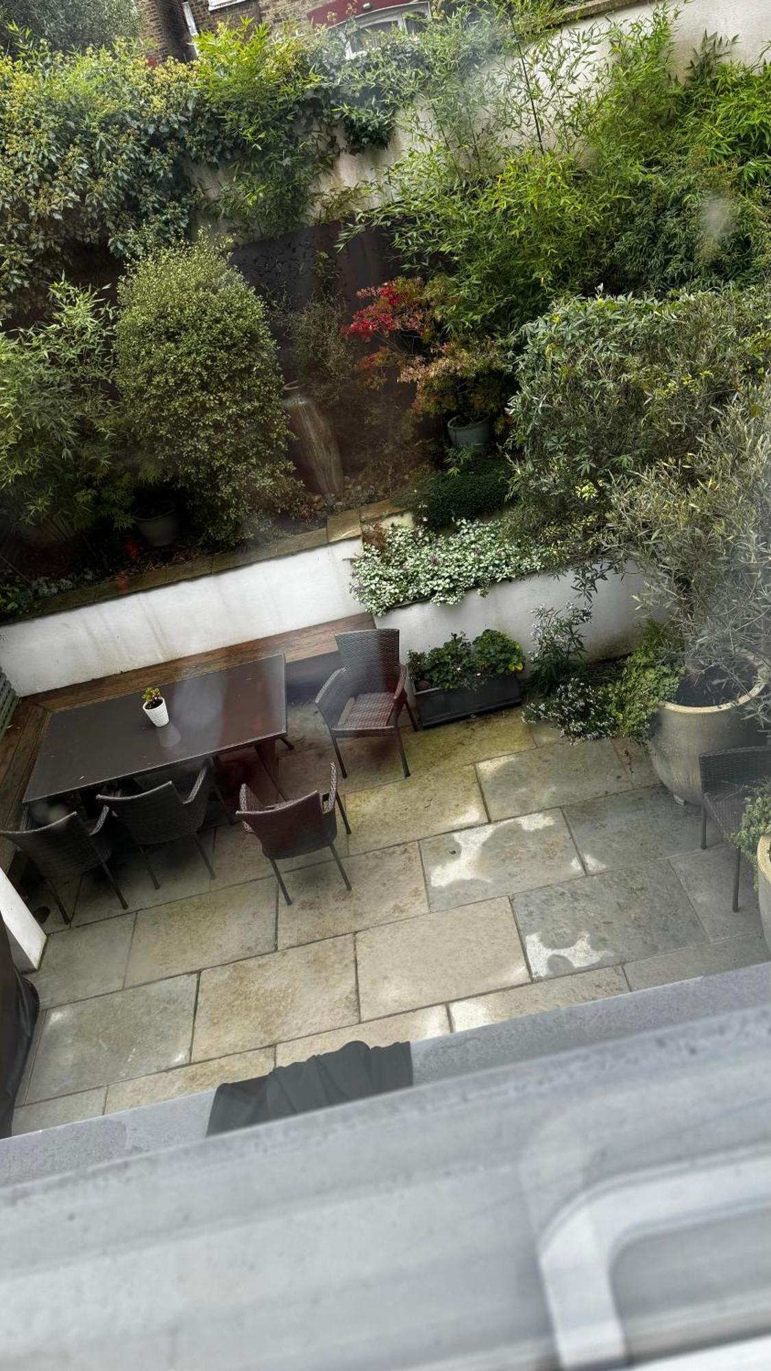 Homestay Luxurious N-suite With Garden Views *
