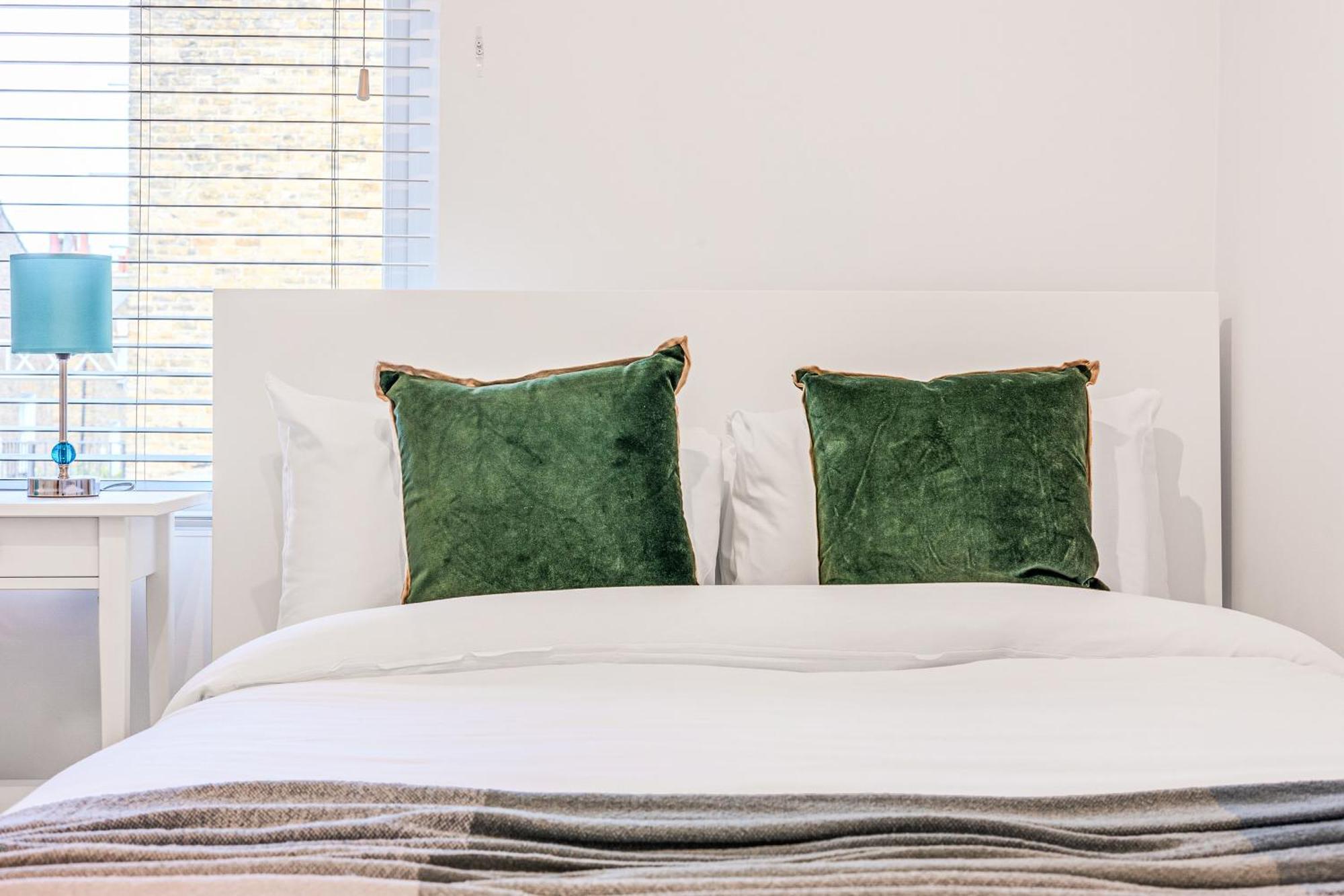 New Listing! Peaceful 1br Flat In Clapham Common *
