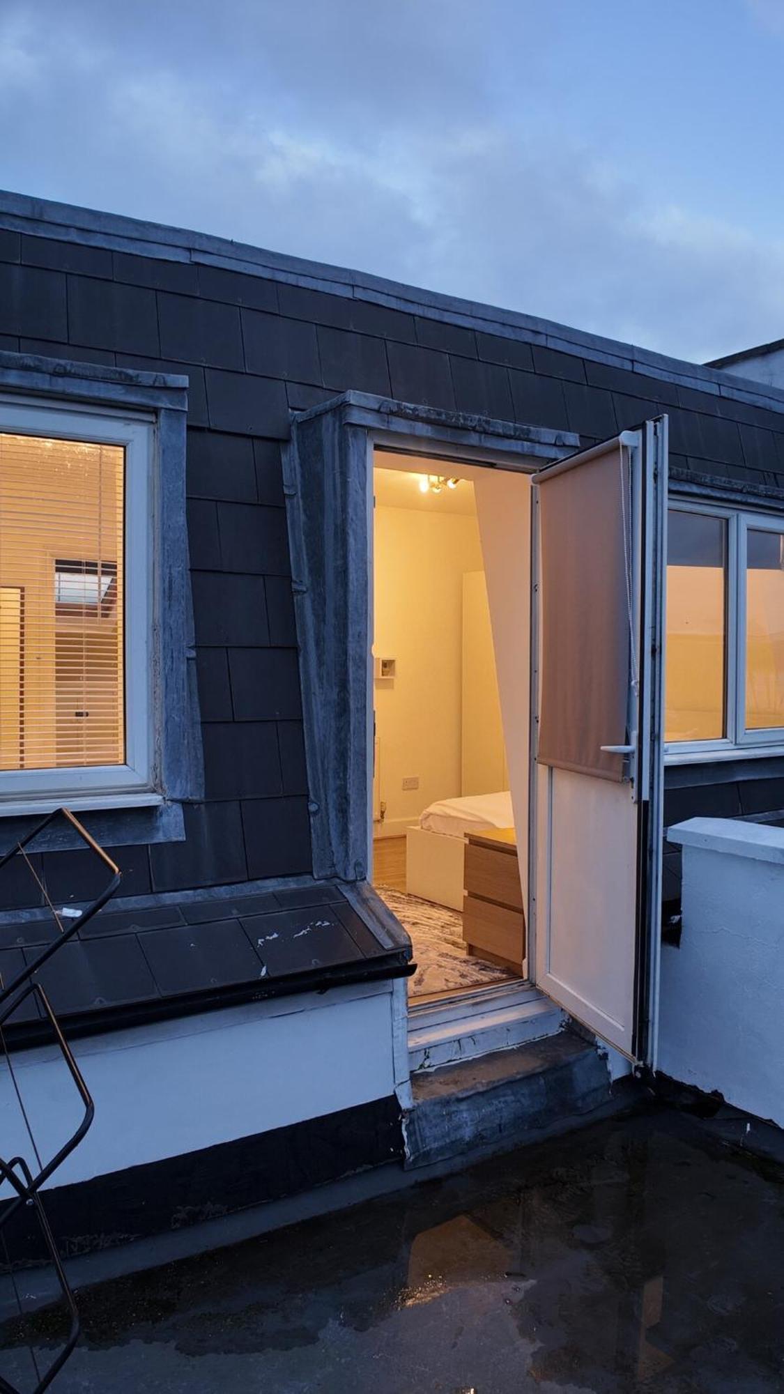 Luxury 4 Bedroom With Patio - 10 Min From Westfield Hr3 Apartment London