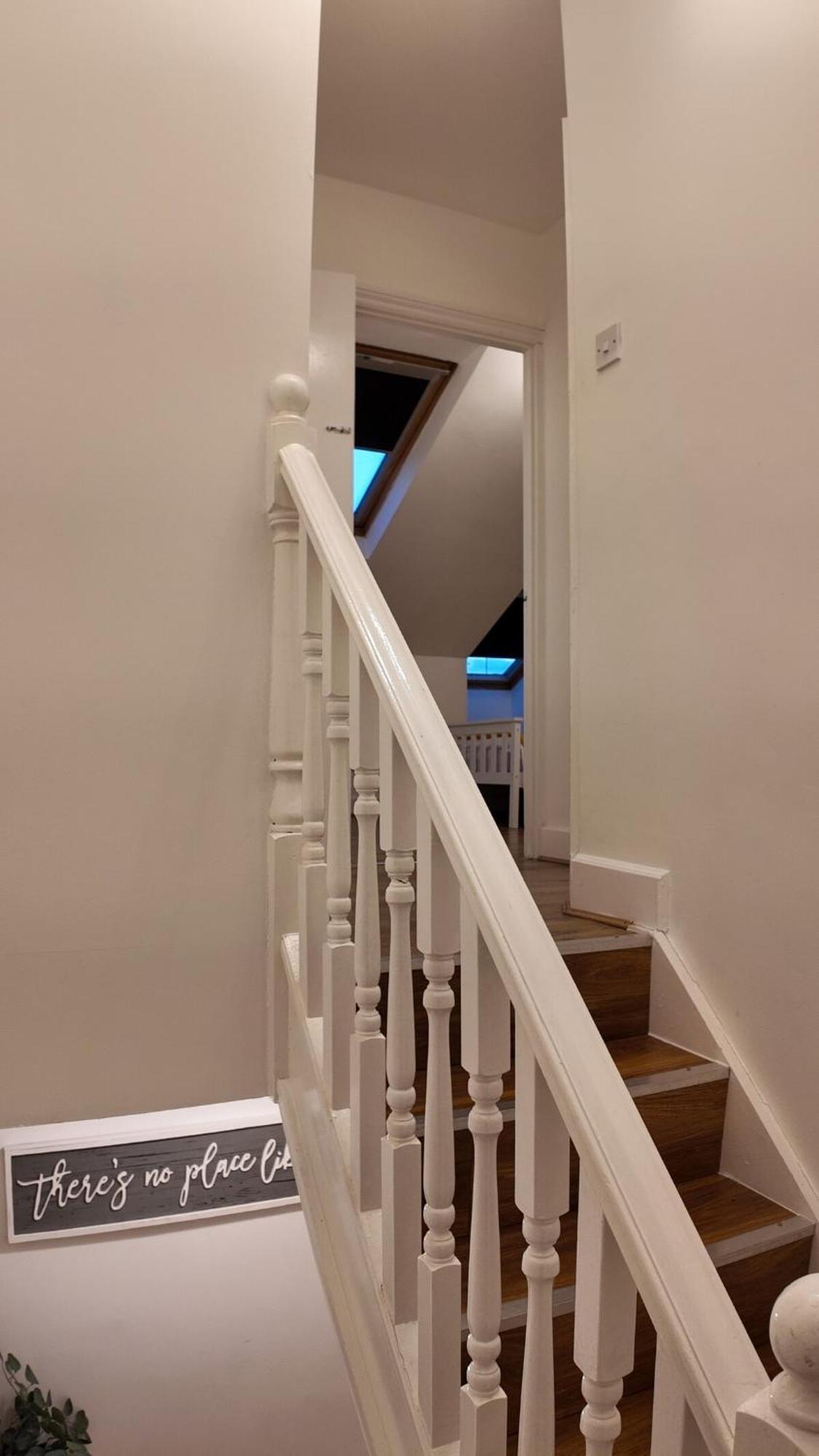 Luxury 4 Bedroom With Patio - 10 Min From Westfield Hr3 Apartment *