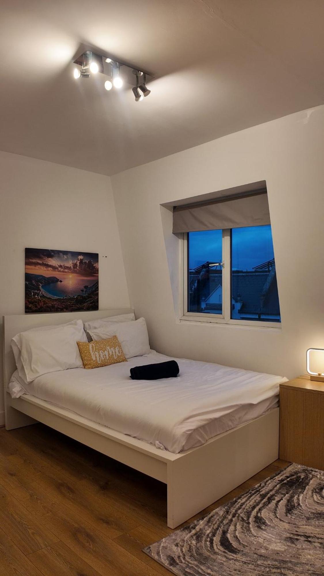 Luxury 4 Bedroom With Patio - 10 Min From Westfield Hr3 London
