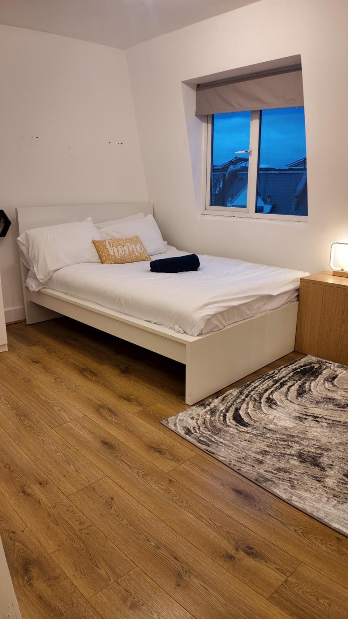 Apartment Luxury 4 Bedroom With Patio - 10 Min From Westfield Hr3