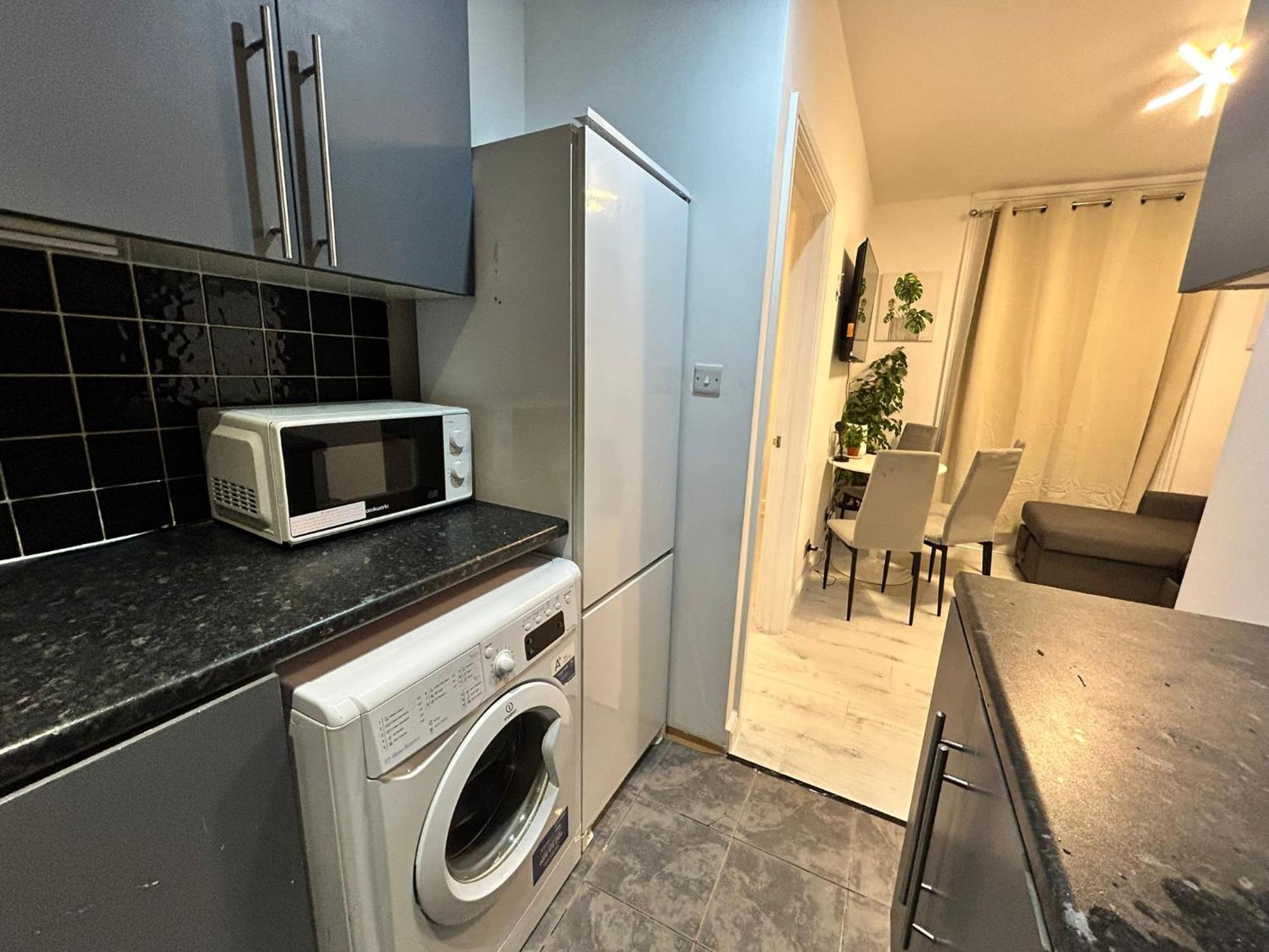 One Bedroom Flat Victoria Apartment London