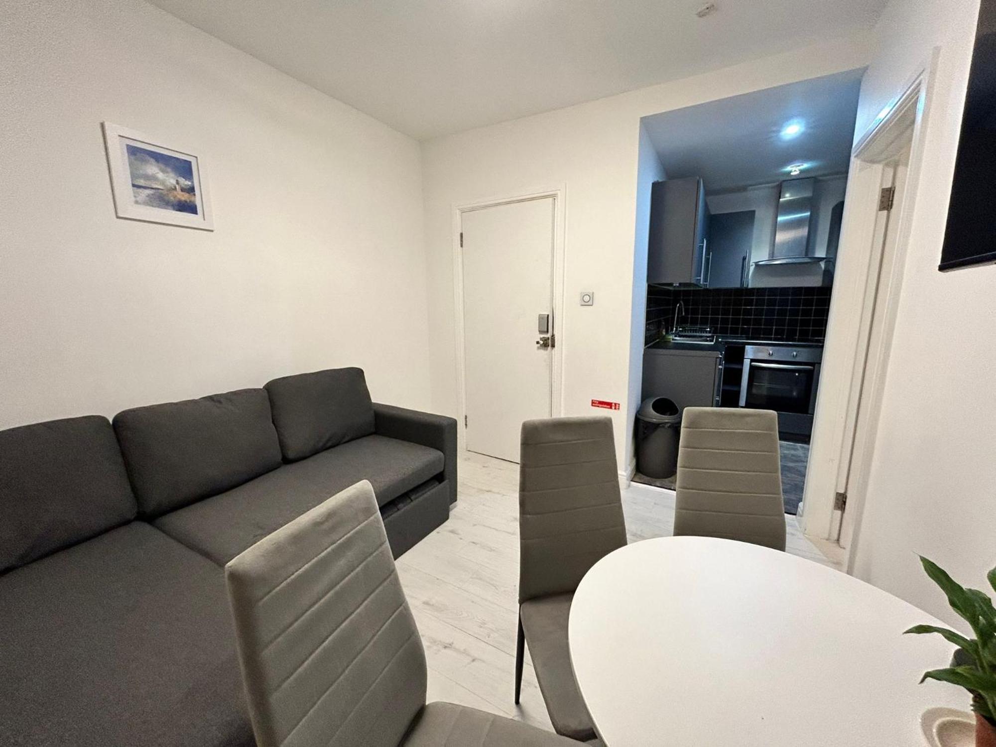 One Bedroom Flat Victoria Apartment