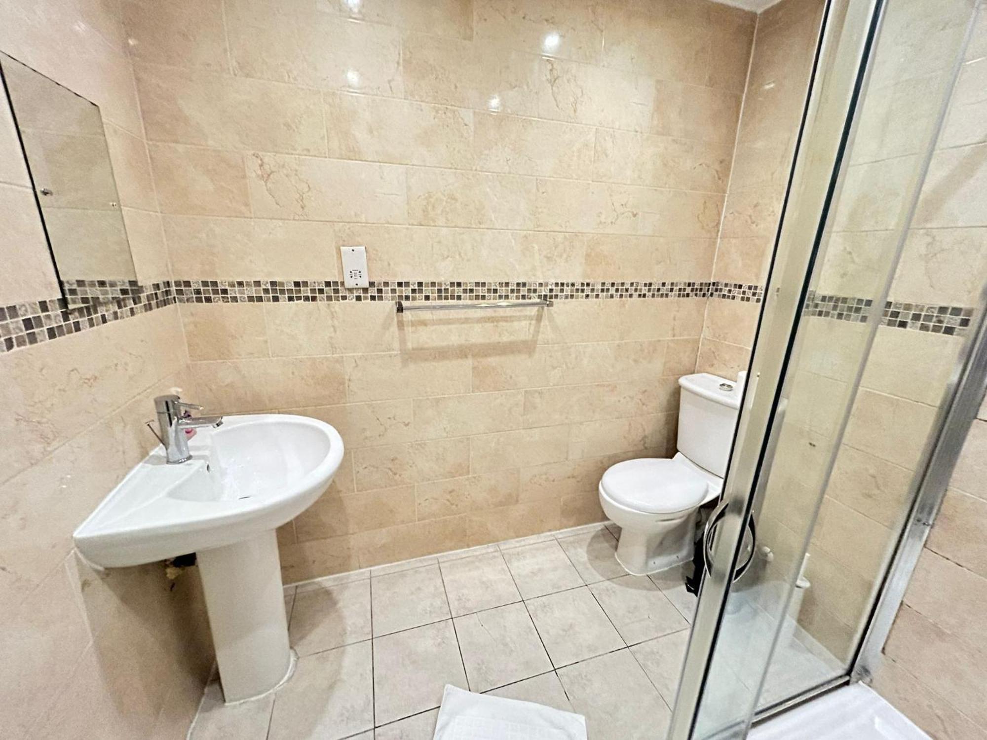 One Bedroom Flat Victoria Apartment
