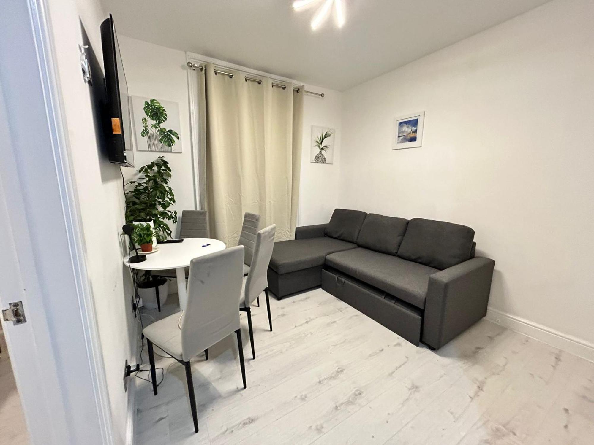 One Bedroom Flat Victoria Apartment London