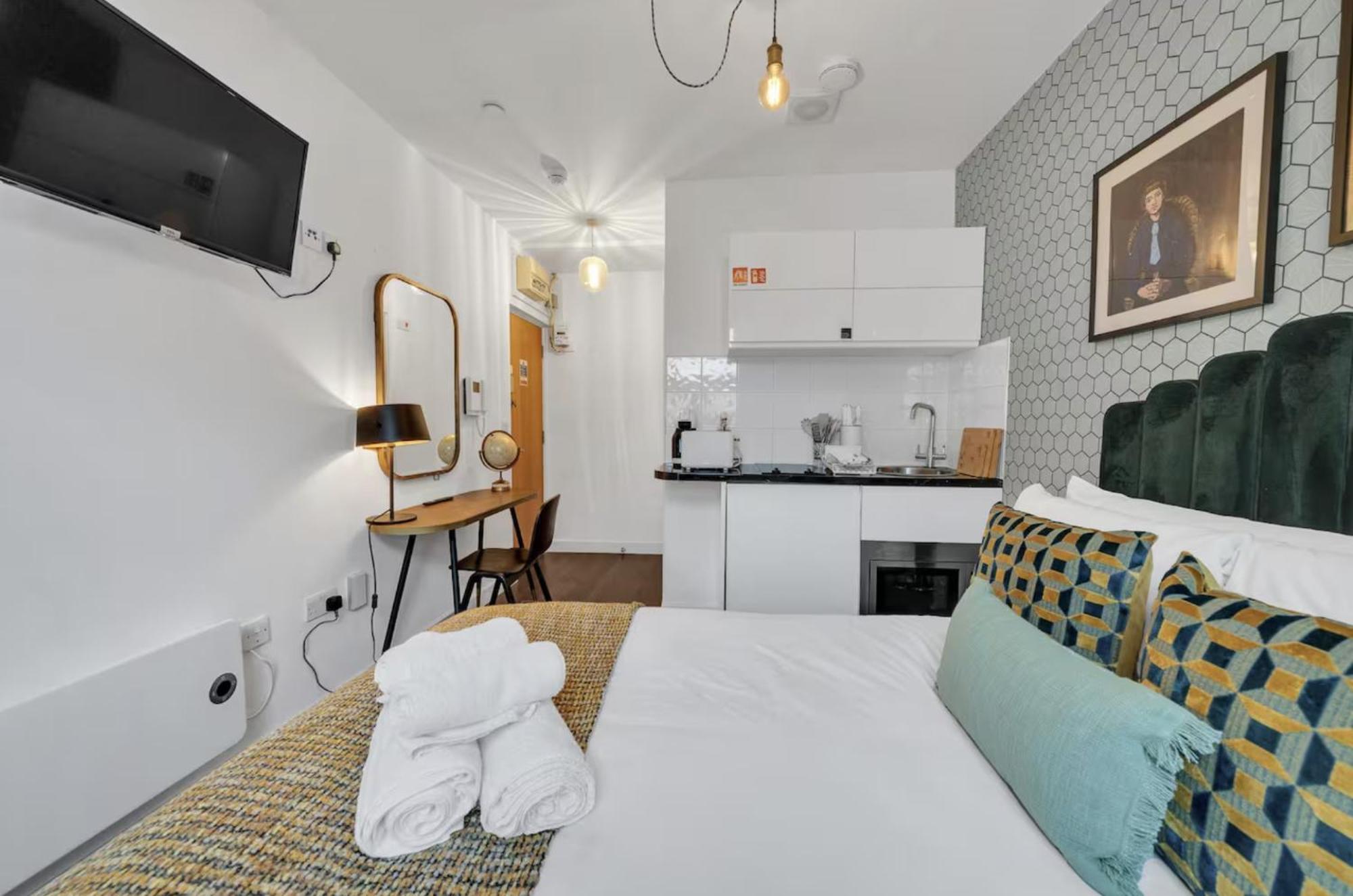 Urban Elegance Luxury Living With Kitchenette Apartment *