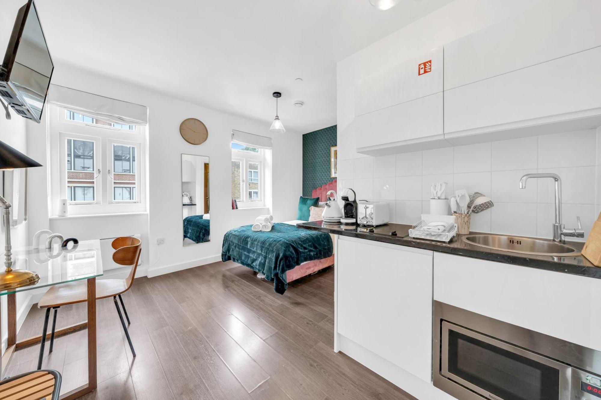 Urban Elegance Luxury Living With Kitchenette Apartment *