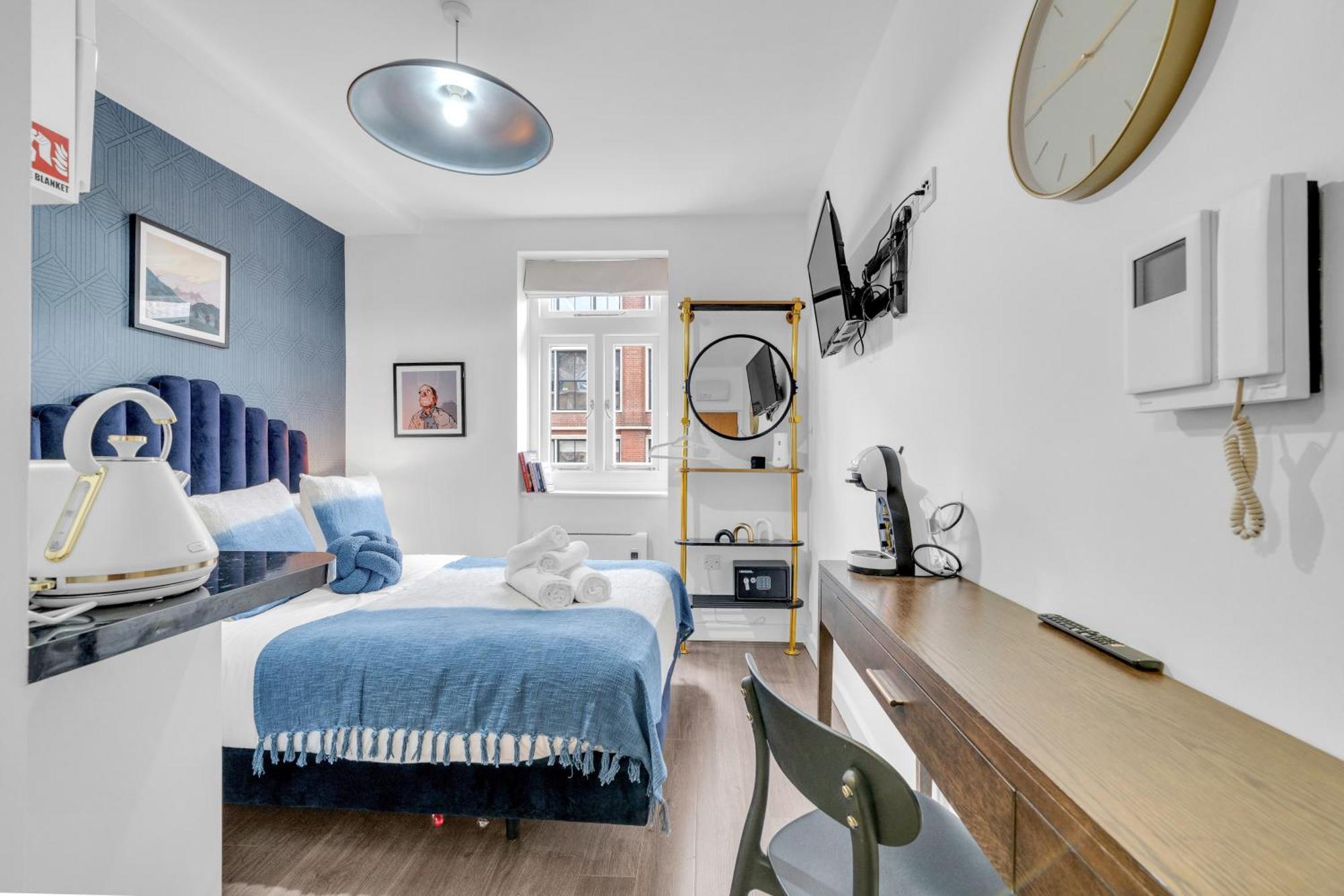 Urban Elegance Luxury Living With Kitchenette *