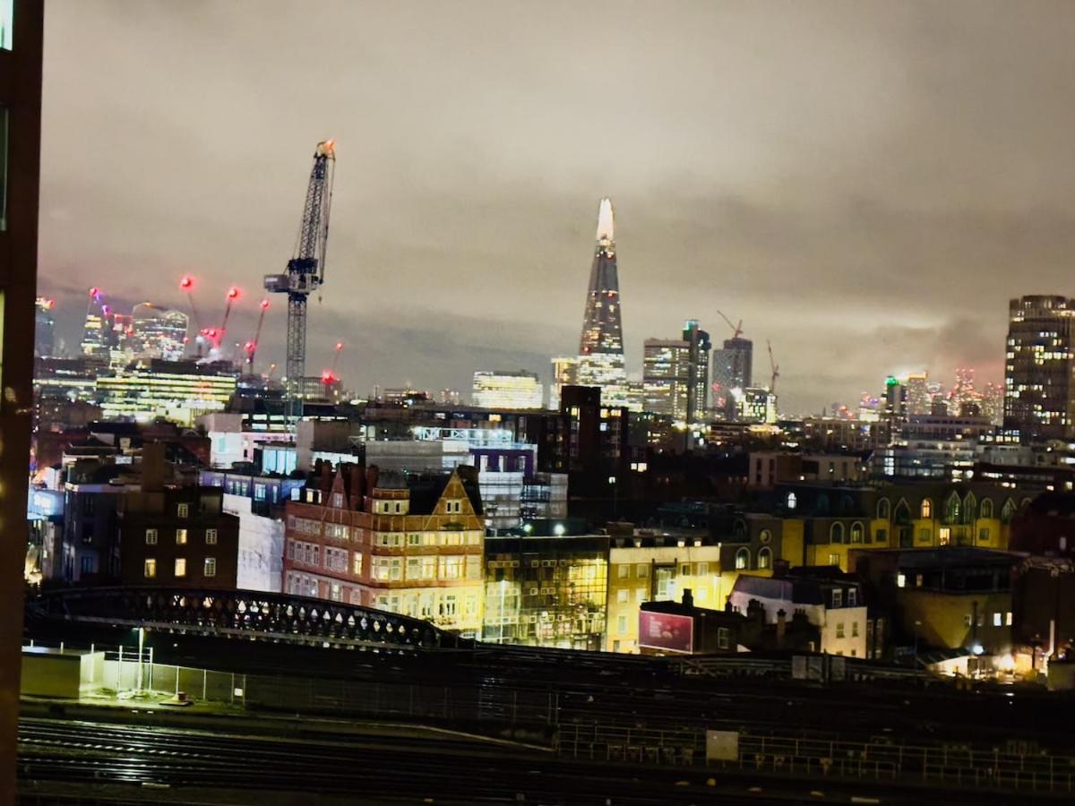 Prime Location By Eye - Direct View - Entire Flat For 3 Adults & 1 Child Londen