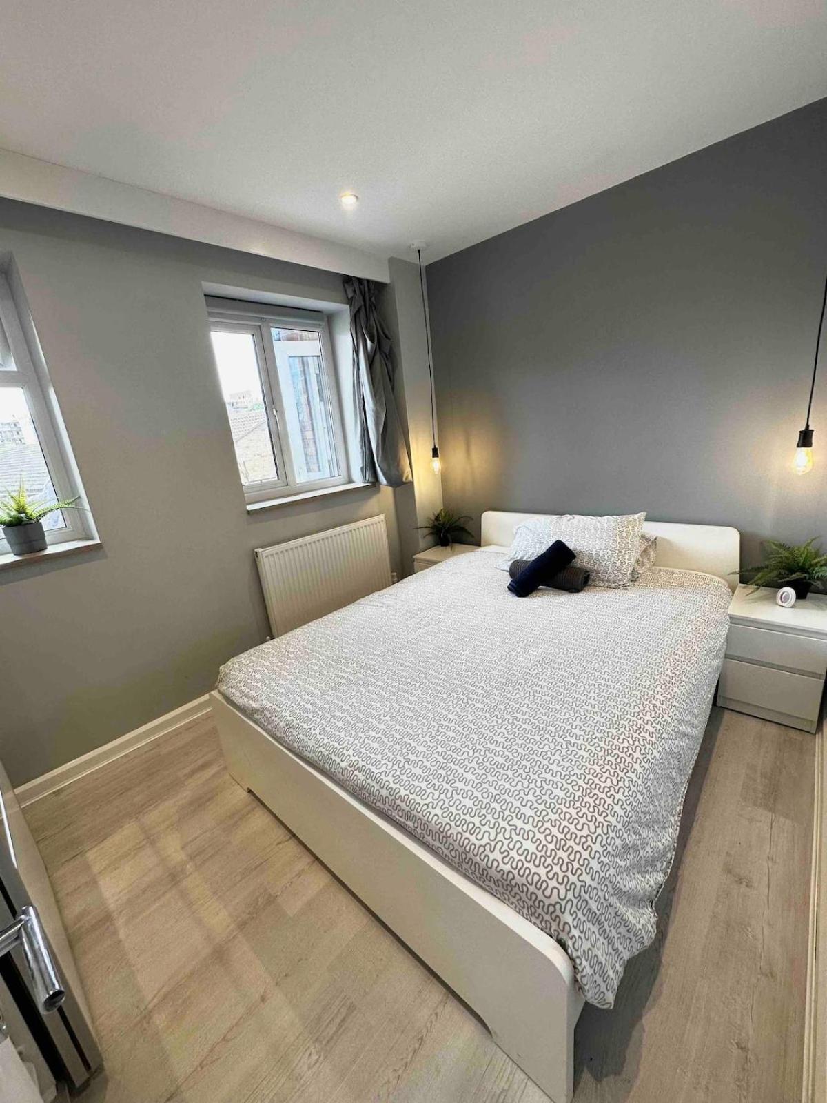 Newly Renovated - 70m2 Modern & Cosy - Balcony * Londen